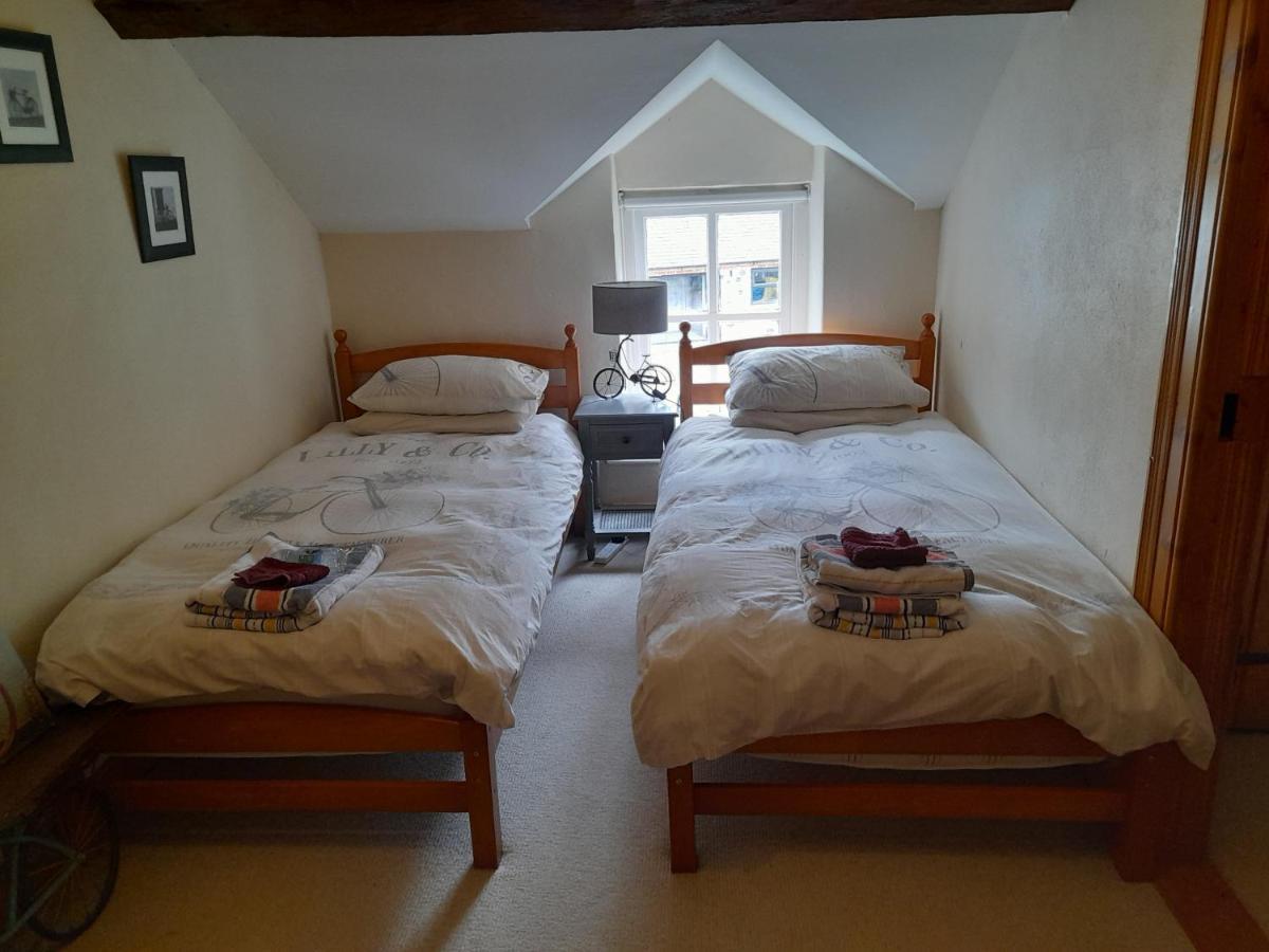 Moira Cottages @Berwickhall Sleeps 12 Eksteriør bilde
